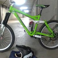 Bicicletta umf freddy team downhill