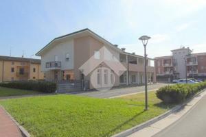 NEGOZIO A BORGOSATOLLO