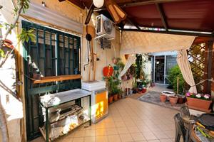 Appartamento di 141 m² con 4 locali e box auto a T
