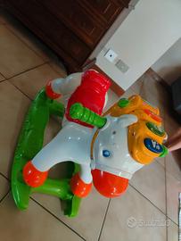 Cavallino dondolo gioco