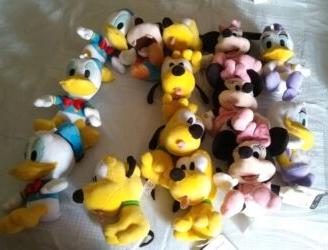 1 peluche disney collezione auguri topolino