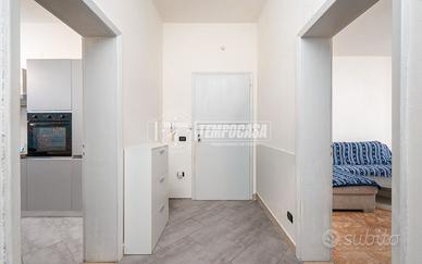 AMPIO TRILOCALE CON BALCONE