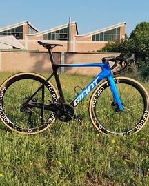 giant propel pro 0 2024 M 6.9kg 200km