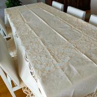 2 tovaglie ricamate con pizzo corredo della nonna