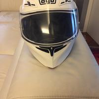 Casco modulare e scarpa moto Dainese