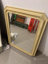 Specchio incorniciato