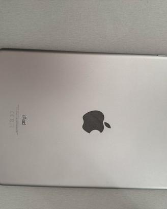 Apple iPad 6ª gen 9.7" argento Wi-Fi - 32 gig