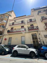 2 LOCALI A CATANIA
