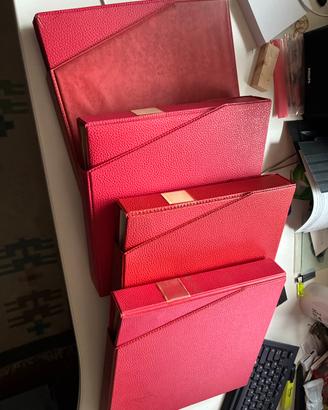 Cartelle francobolli 22 anelli e altro