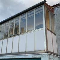 Veranda in alluminio completa di portoncino