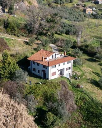 Villa di 114 m² con più di 5 locali a Poggio Nativ