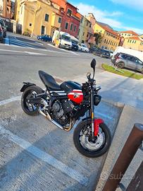 triumph trident 660