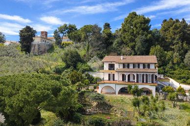 VILLA SINGOLA A GIULIANOVA