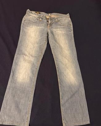 Jeans Lee jinx