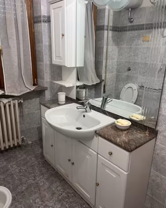 Mobile da bagno con specchio