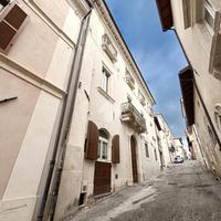 2 LOCALI A L'AQUILA