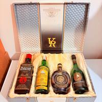 Set da collezione 4 bottiglie di liquori pregiati