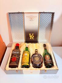 Set da collezione 4 bottiglie di liquori pregiati