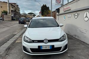 Volkswagen Golf VII 2013 3p 2.0 tdi Gtd