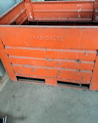 cassone in ferro