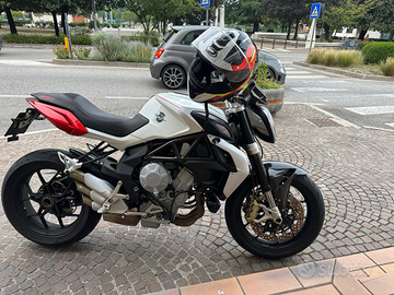 MV Augusta Brutale 800