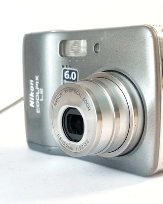 DIGITAL CAMERA COLPIX L2