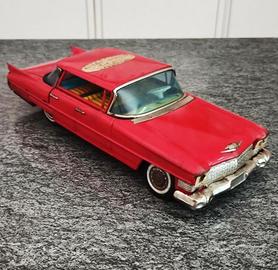 Rarissima Cadillac rossa vintage
