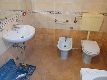 bagno completo wc, bidet, vasca e lavandino