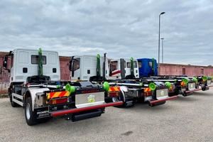 SCARRABILI NUOVI CON AUTOCARRI USATI PRONTA CONSEG