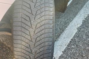 Gomme invernali yokohama LR Velar