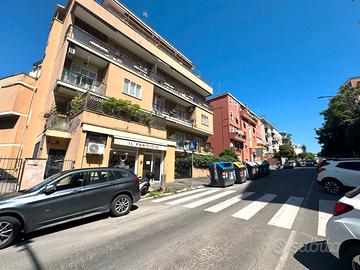 MONTEVERDE VECCHIO - Locale commerciale