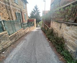 Montespaccato - laboratorio con doppio ingresso