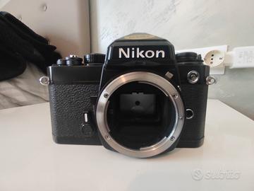 Nikon FE versione NERA
