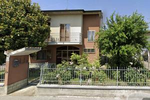 Immobile in asta di 270 m² con 4 locali e box auto