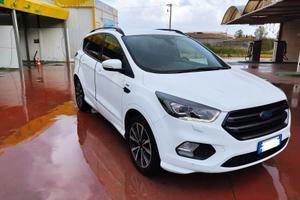 Ford Kuga 1.5 TDCI 120 CV S&S 2WD ST-LINE