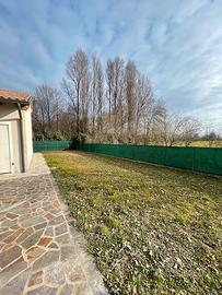 Bifamiliare ampia zona giorno e garage doppio