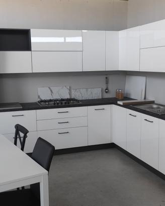 MIX CUCINE DI FINE SERIE, TUTTE ADATTABILI