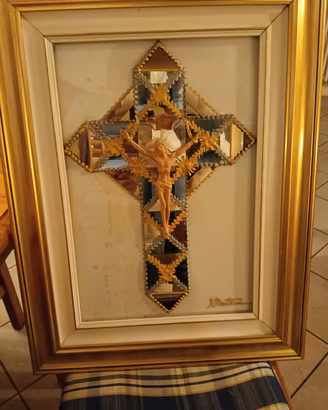 quadro con scultura crocifisso 