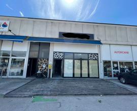 Locale commerciale uso magazzino/negozio