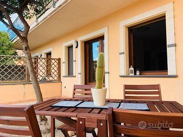 Cabras bilocale arredato con posto auto