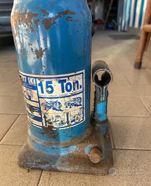 SOLLEVATORE BOTTIGLIA OMCN 15 TON