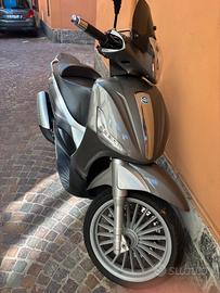 Beverly 300