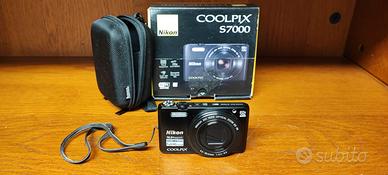 Nikon coolpix S7000