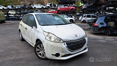 PEUGEOT 208 2013 SOLO PER RICAMBI