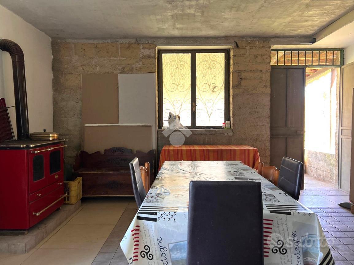 RUSTICO A SANTO STEFANO DEL SOLE - Vista 5