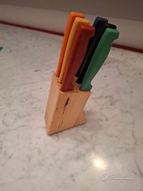 6 posate acciao colorate con ceppo  6 coltelli in