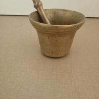 mortaio antico in ottone con pestello 