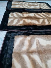 tappeti fantasia neri e marroni 