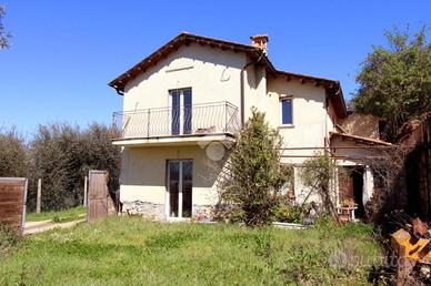 CASA SEMINDIPENDENTE A POGGIO MIRTETO