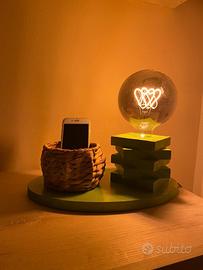 Lampada artigianale in legno verniciato verde